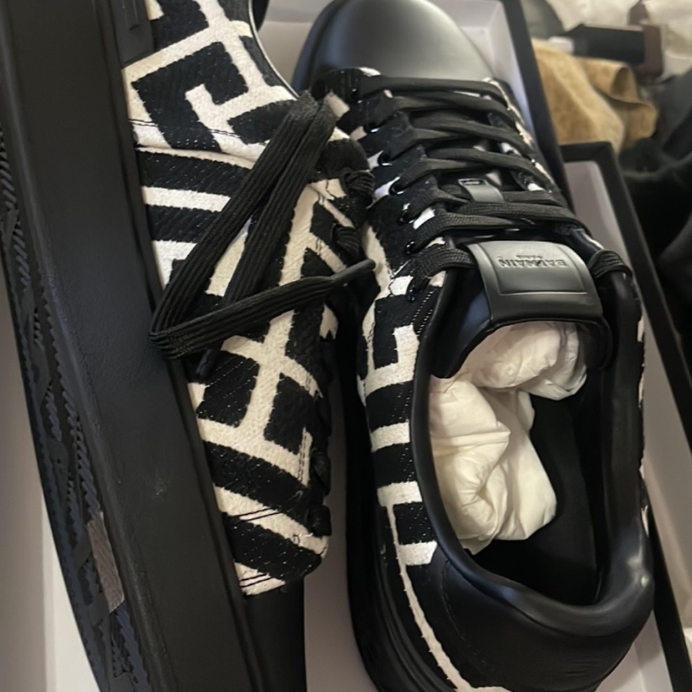 Balmain b court monogram